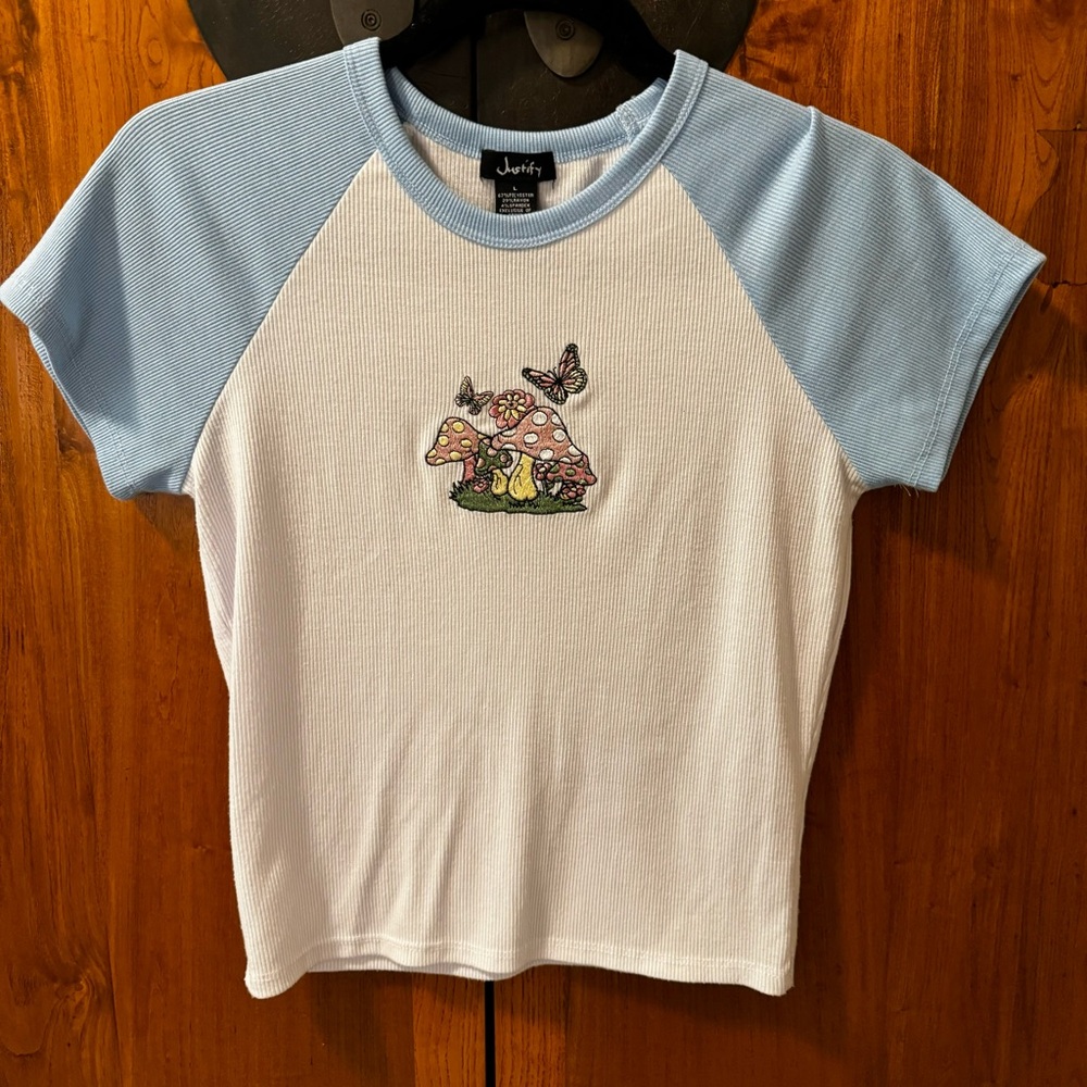 Mushroom butterfly flower white and baby blue tee.  SIZE L Girl/Teen?